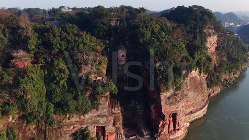 乐山大佛航拍_3840x2160_高清视频素材下载(编号:5530281)_实拍视频