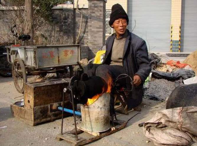 80,90年代街头最火爆的几款街边美食,吃过的人估计都当爸妈了