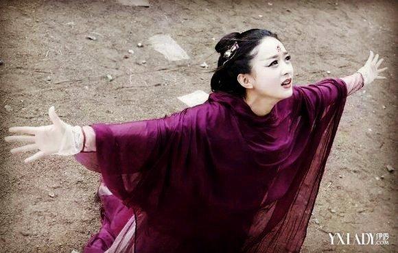 【图】花千骨成妖神后的剧照虐心 5张图看新生的紫衣妖神骨