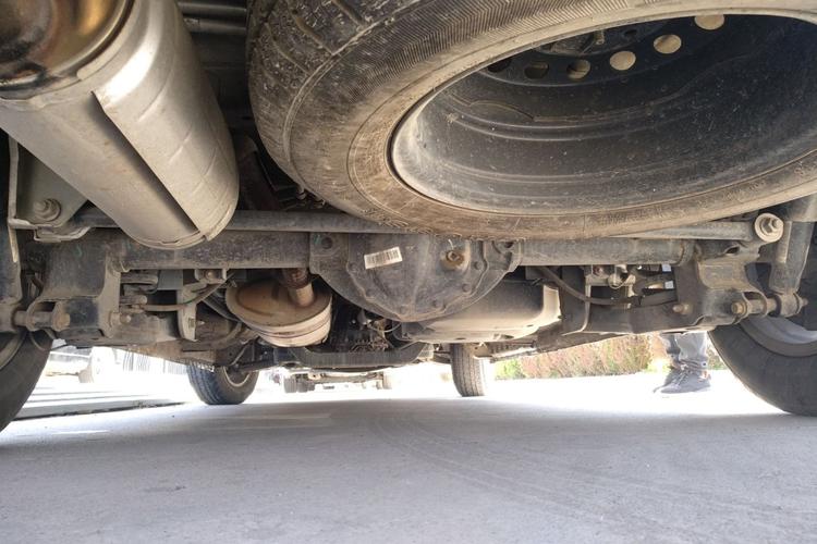 上汽大通 大通g10 2016款 2.0t 自动豪华版