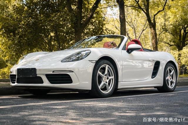 保时捷718boxster2.0t,座椅加热三色完美搭配最美敞篷