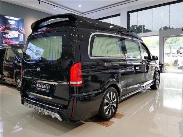 奔驰新款奔驰威霆一路探索不断开拓,只为尊贵驾驭.