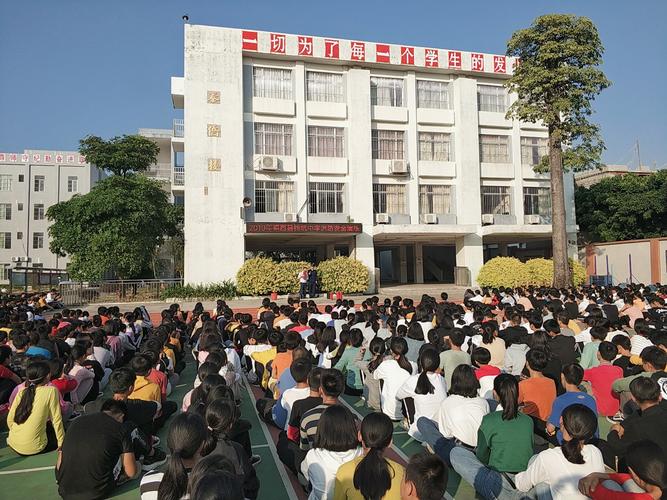 重视消防演练,铸就平安校园 ——2019年揭西县钱坑中学消防安全演练