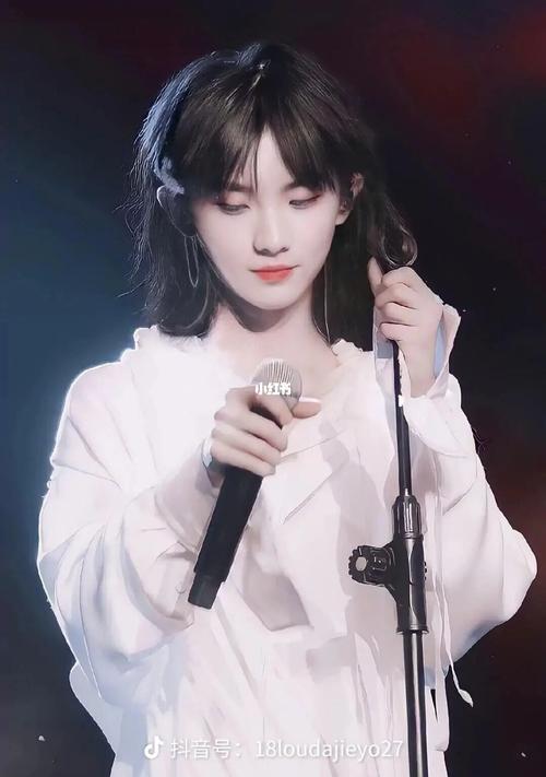 tnt时代少年团的女装yyds sdfj:我们不需要女艺人 李飞:明白了吗?