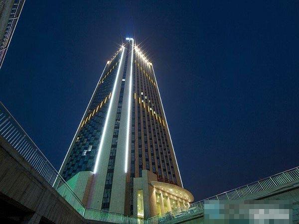 嘉忆东方明珠是新乡东区的标志性建筑,高端品质写字楼,是您的办公首选