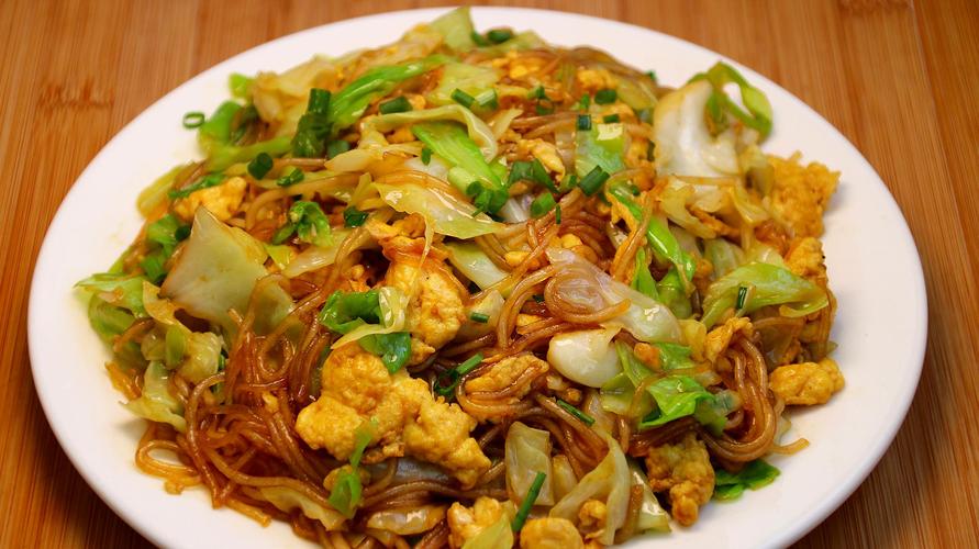 鸡蛋圆白菜炒粉丝
