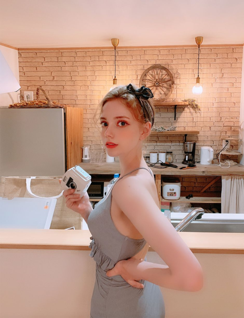 总有一张能打动你,part1    德国仙女金爱兰chloe,100张美照,素描写生