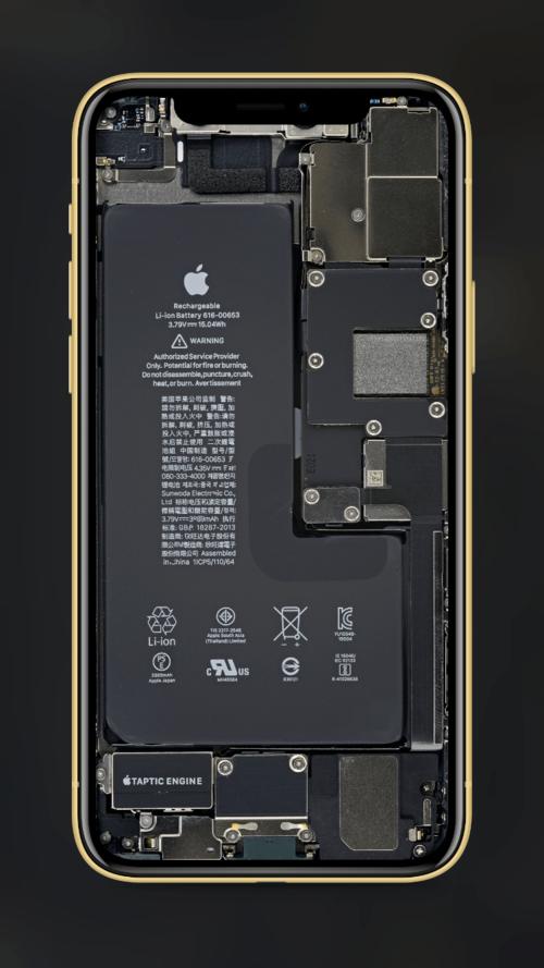 很多果粉喜欢将拆机壁纸设置为锁屏壁纸,点亮屏幕就能看到整机的内部