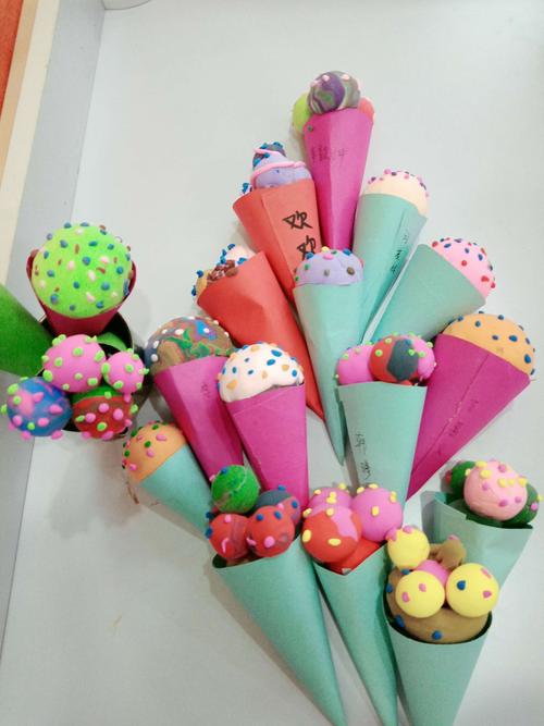 金苹果幼儿园小班超轻黏土《冰淇淋》手工课