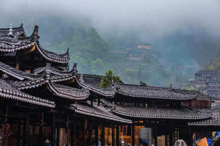 吊脚楼,中国民居建筑中的一颗璀璨明珠!