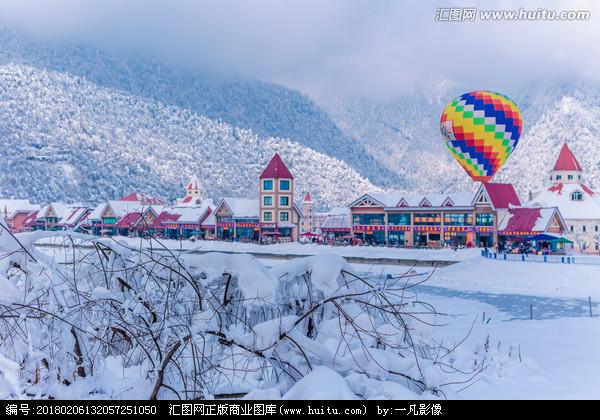 度假山庄雪景