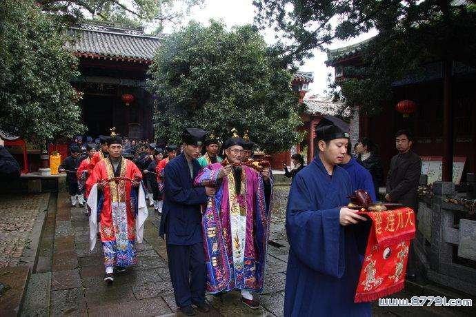 解密龙虎天师府收徒条件,龙虎山天师府现任天师是哪位