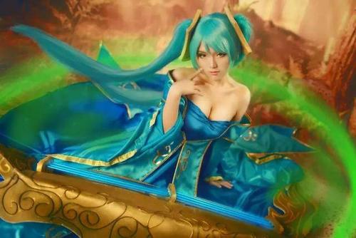 百变coser寒殇小姐姐的《英雄联盟》超还原向cos系列