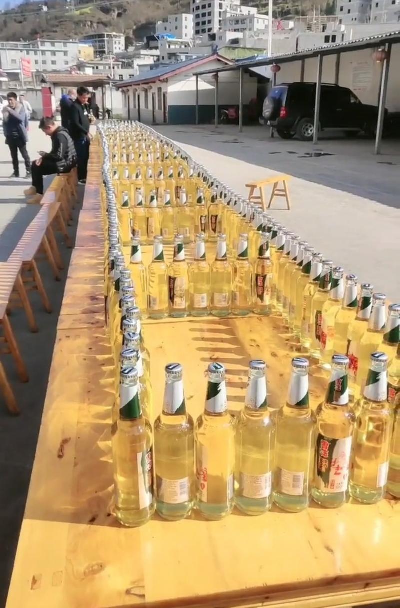 四川凉山人喝酒,全国销量第一,一年能喝掉一个泸沽湖