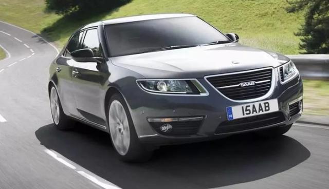 于是萨博汽车牛鼻带闪电地诞生了.