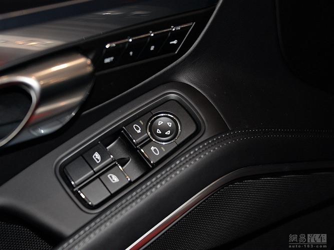 保时捷718 2016款 718 boxster--车外后视镜控制 / 117