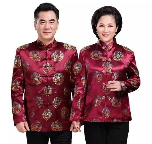 潮拜新年!拿好入门级的国潮春节服饰指南