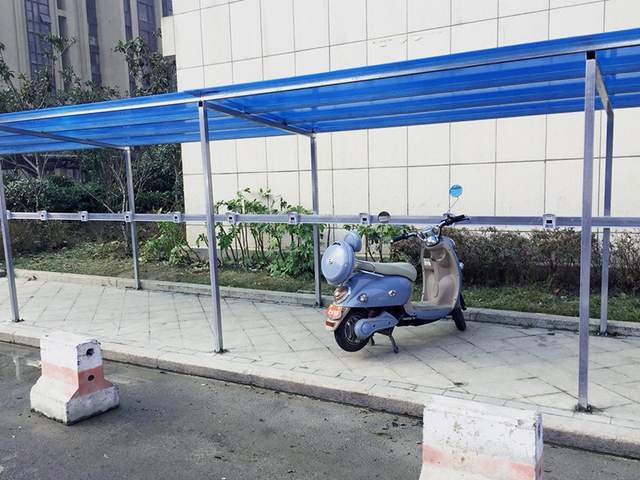 如何让电动车充电桩更好满足居民需求?_车棚