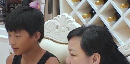 变形计:农村父亲离世,男孩遭富婆直戳痛处,有谁注意妹妹眼神?