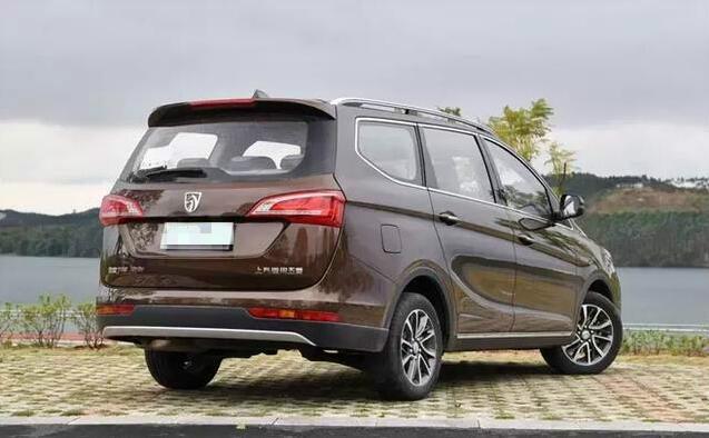 宝骏730自动挡内饰官图发布