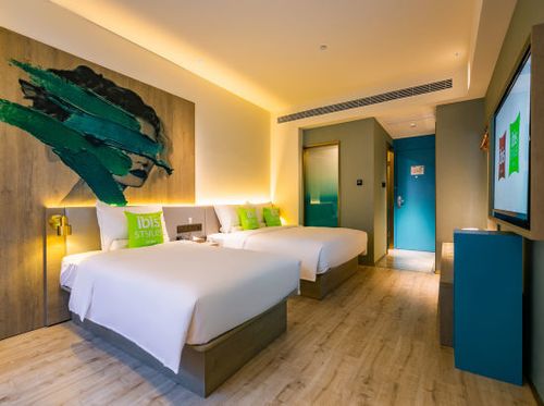 西安宜必思尚品酒店(回民街店)零压高级双床房1晚