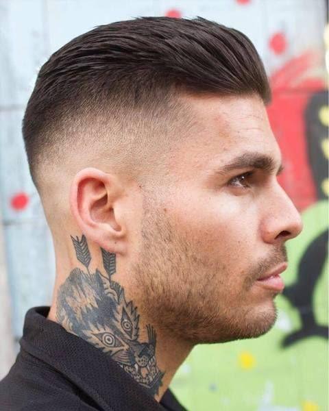 不得不说,背头造型是大多数男人都值得尝试的一种发型,尤其是两侧推短