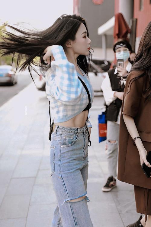 肌肉美女小戴萌这是一栋了不起的图楼00