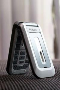 手机,相机双面设计 旋转屏幕即可拍照飞利浦760融合欧风时尚的简约