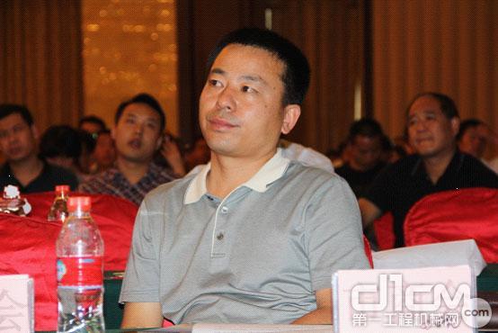 郑州市工商联钢铁贸易商会会长黄涛先生
