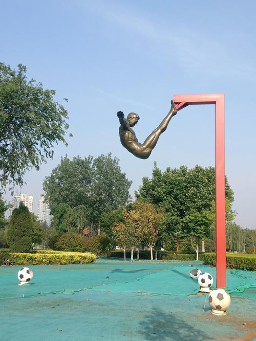 临沂国际雕塑公园一2019.5.31摄影:顾智