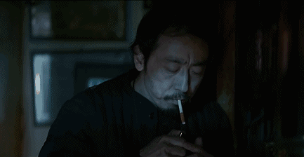 光李丰田抽烟,我就能看上一礼拜.