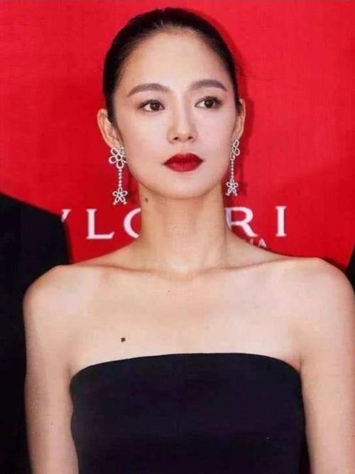 性感锁骨露出来 梦中的锁骨