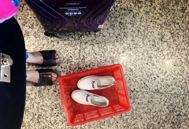 上海浦东机场安检升级排队长长长长长长