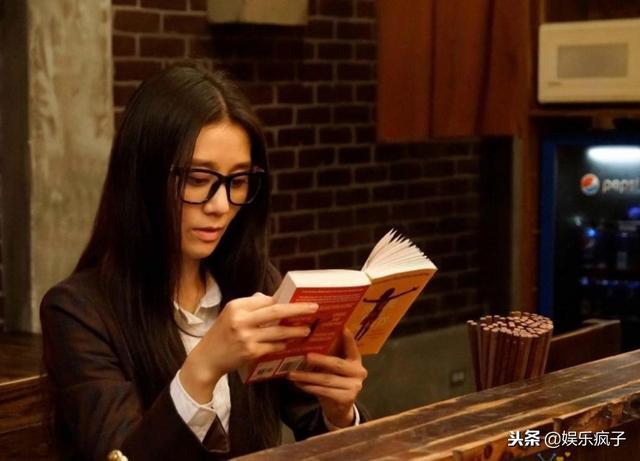 除了出演话剧和影视作品之外,谢承颖还为多部作品配过音,她的声音