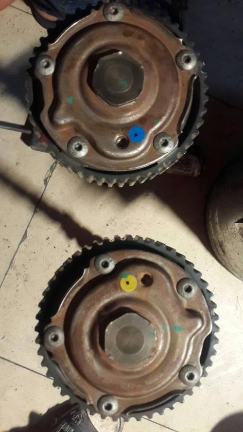 谁知道 名爵mg6缸盖凸轮轴这两个颜色点 哪个在左 哪个在右 1.