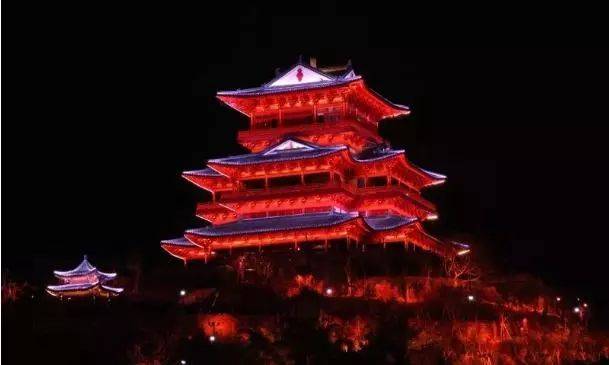 七峰凝翠阁  七峰叠翠集合了 "一河连七峰,三溪绕五谷, 三心领三区"的