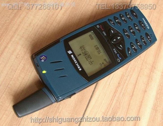 爱立信r320爱立信r320sc外形酷似一把刀人们称之为刀机