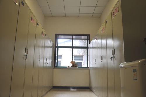 南山矿铁运车间检修工段铆焊班——最佳更衣室推荐