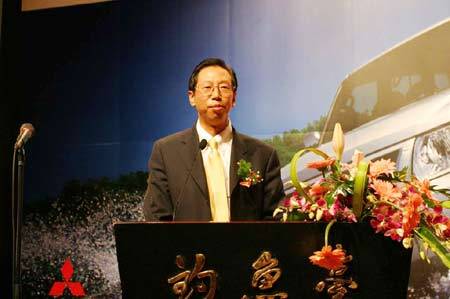 长丰集团董事长李建新首先登台致辞