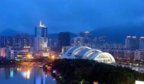 最后,今年11月6日长乐市正式"撤市设区"挂牌,标志着福州的市辖区