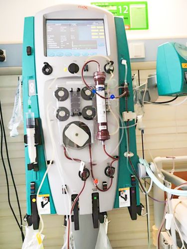 床边crrt,随叫随到,治疗时间比较长,护士们不辞辛苦