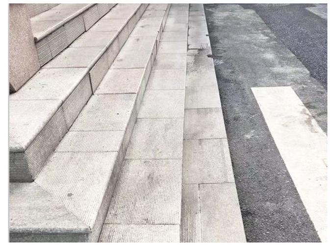 花岗岩台阶石 路沿石 防滑面花岗岩楼梯踏步板 公园