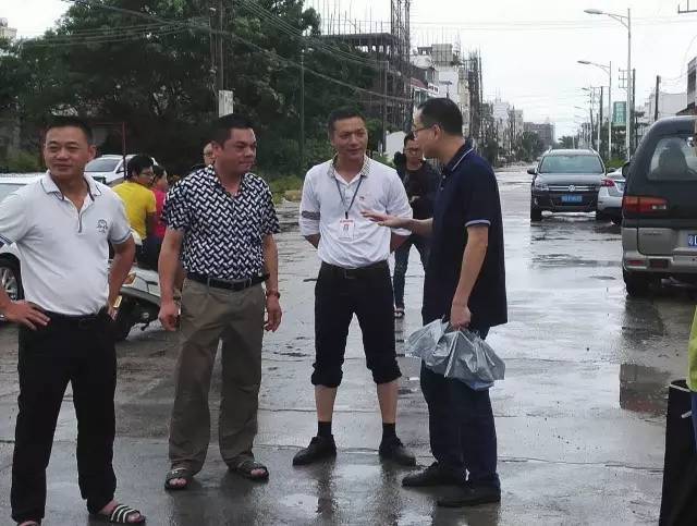 【创文简讯】台风天里,井都镇又开展了一场拆违整治行动