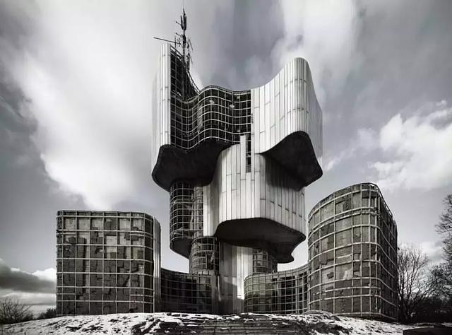 纽约 moma 举办了一场大型回顾展:《走近混凝土乌托邦:南斯拉夫建筑