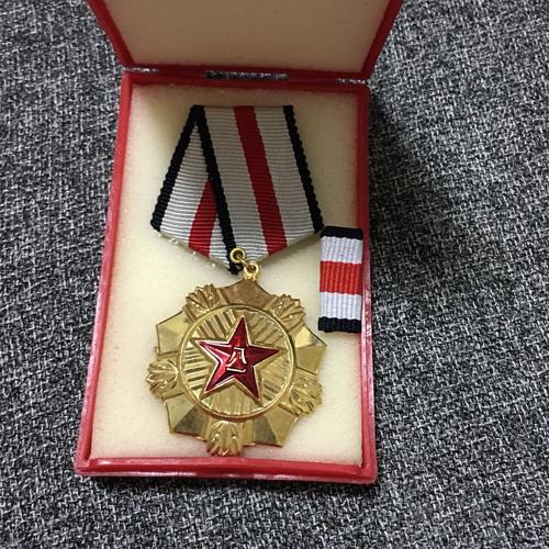 中国人民解放军一等功纪念章一枚,全新品相,包真包正