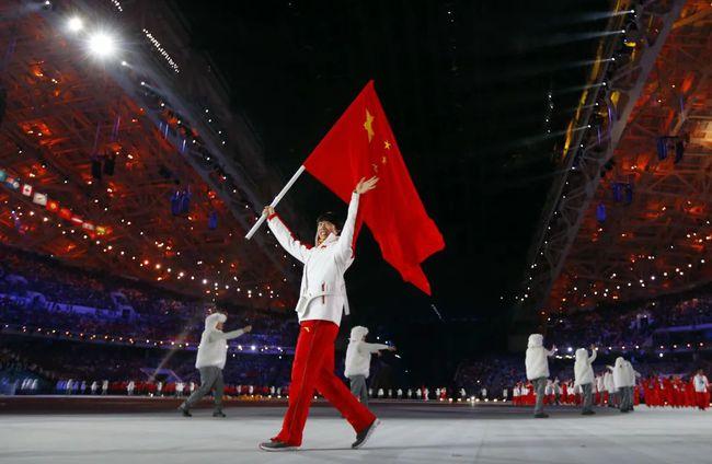 中国著名的花样滑冰运动员,他与庞清夺得2010年温哥华冬奥会双人滑