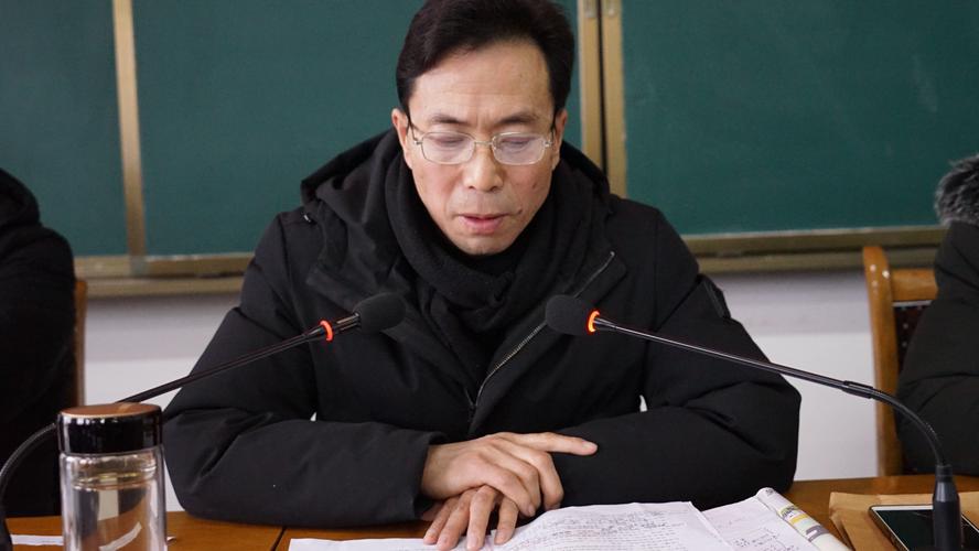 谢海汇校长在进行师风师德教育