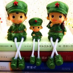 包邮创意可爱卡通小红军一家吊脚娃娃摆件 家居工艺品装饰品摆设 新品