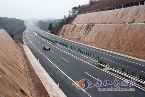 乐山至成都第二通道—仁沐新高速仁井段通车