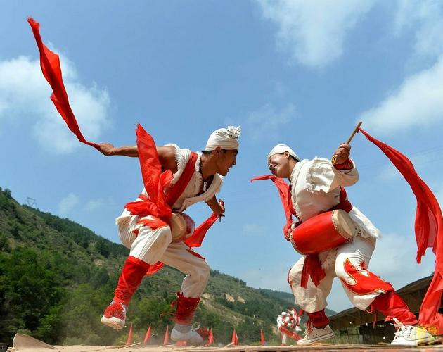 强盛活跃,铿锵激昂——黄怡老师《安塞腰鼓》拉开秀山育才2018年春期"